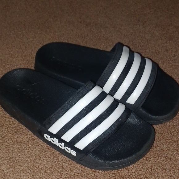 Kids Adidas Black and White Slide Sandals - Picture 1 of 2